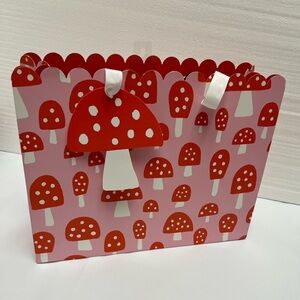NWT ❤️🍄❤️ Rare Eleanor Stuart London mushrooms design paper gift bag